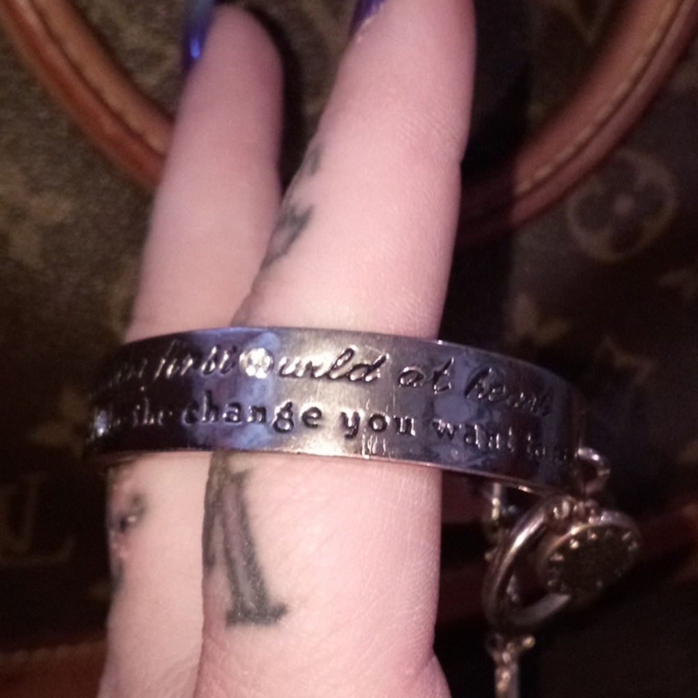 Bracelet with toggle - Picture 4 of 5